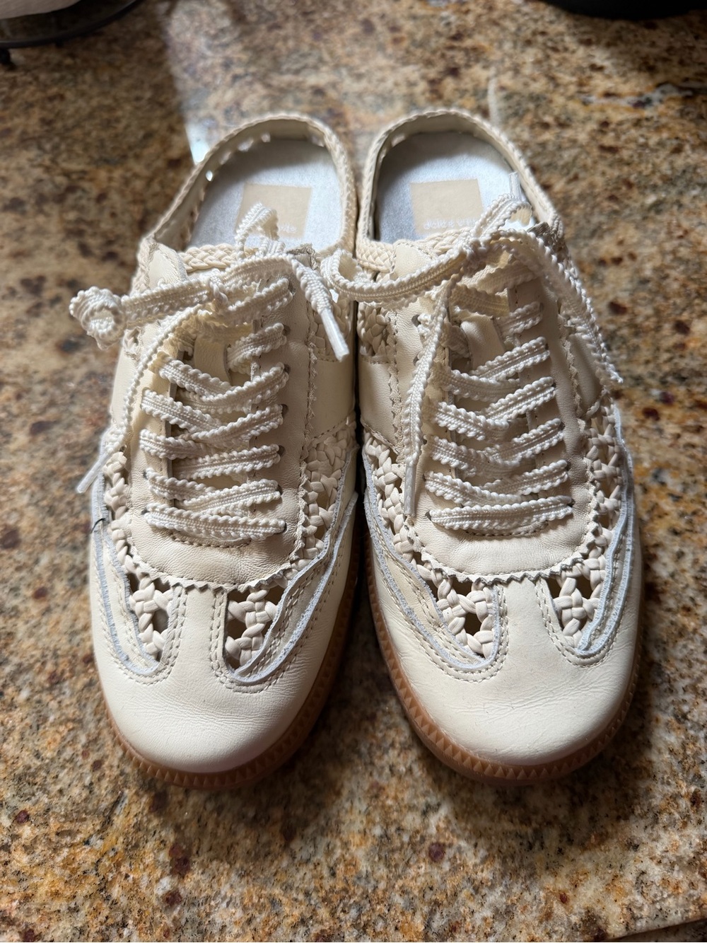 Dolce Vita Notice Slide in Off White. Size 7. EEUC